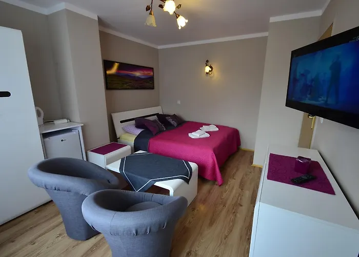 Goscinne - Za Borem 民宿 Zubrzyca Gorna